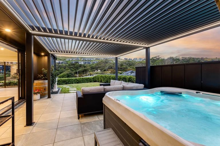 Photo of property in 23 Banks Boulevard, Whitby, Porirua, 5024