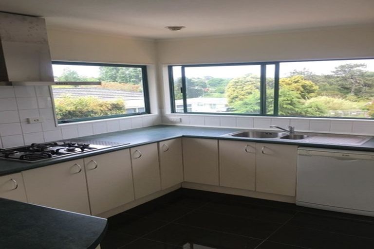 Photo of property in 1/41 Ennis Avenue, Pakuranga Heights, Auckland, 2010