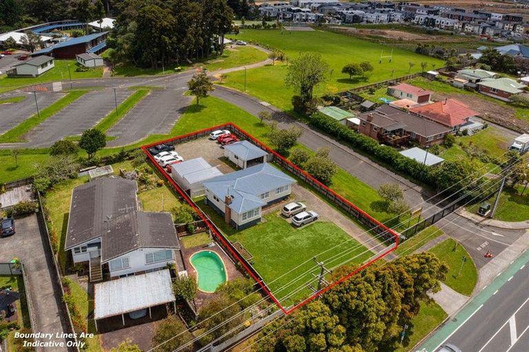 Photo of property in 496 Don Buck Road, Massey, Auckland, 0614