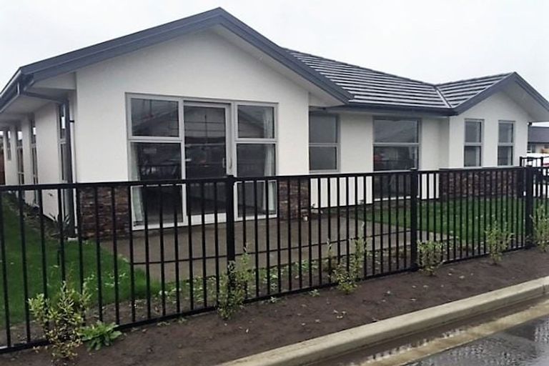 Photo of property in 5 Robalan Close, Halswell, Christchurch, 8025