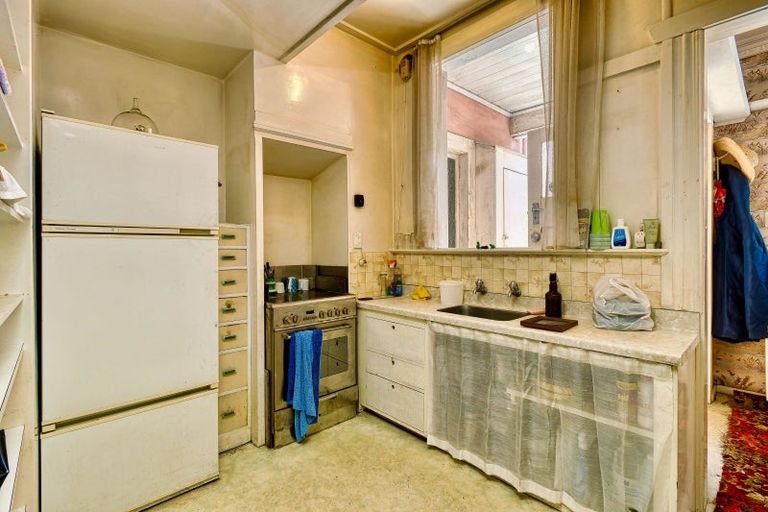 Photo of property in 26 Thompson Road, Bluff Hill, Napier, 4110