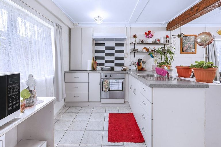 Photo of property in 10 Hamblyn Crescent, Nawton, Hamilton, 3200