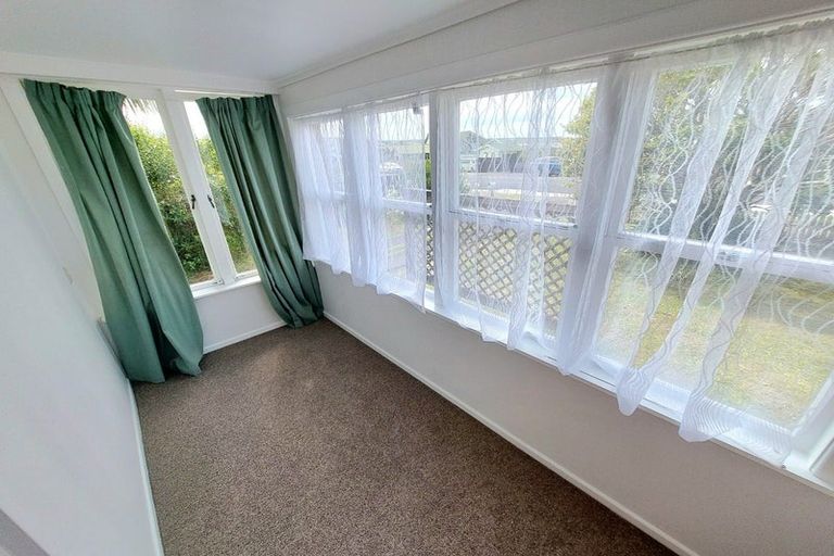 Photo of property in 1/27 Exmouth Road, Northcote, Auckland, 0627