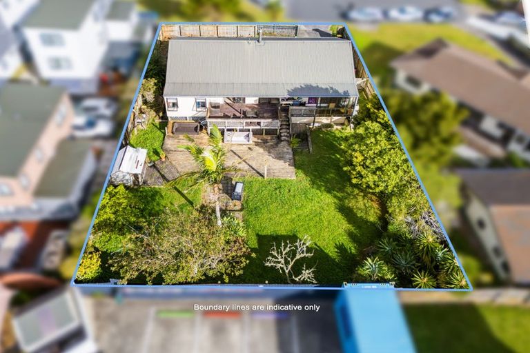 Photo of property in 19 Crosby Road, West Harbour, Auckland, 0618