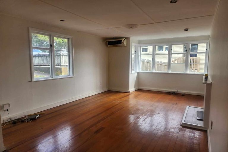 Photo of property in 125 Champion Street, Cannons Creek, Porirua, 5024