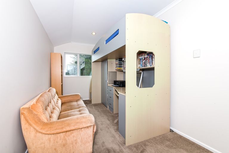 Photo of property in 102a San Marino Drive West, Henderson, Auckland, 0612