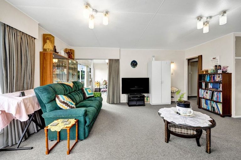 Photo of property in 15 Grey Street, Hawera, 4610