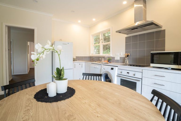 Photo of property in 60 The Drive, Tawa, Wellington, 5028