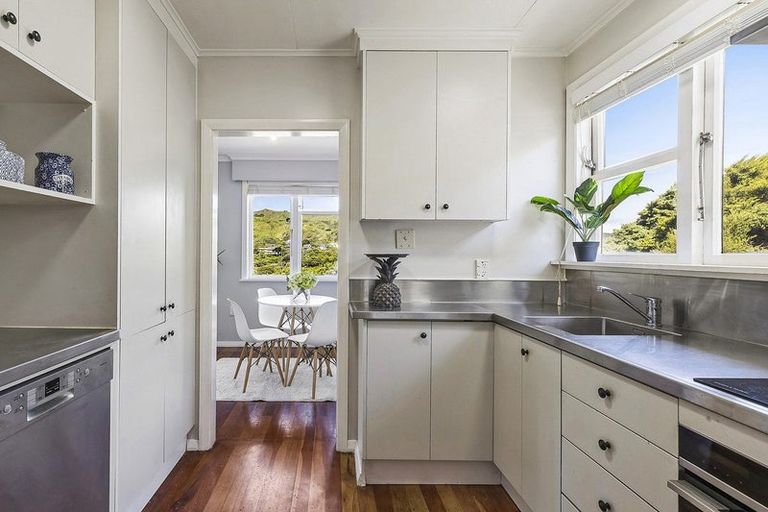 Photo of property in 12 Raroa Place, Pukerua Bay, 5026