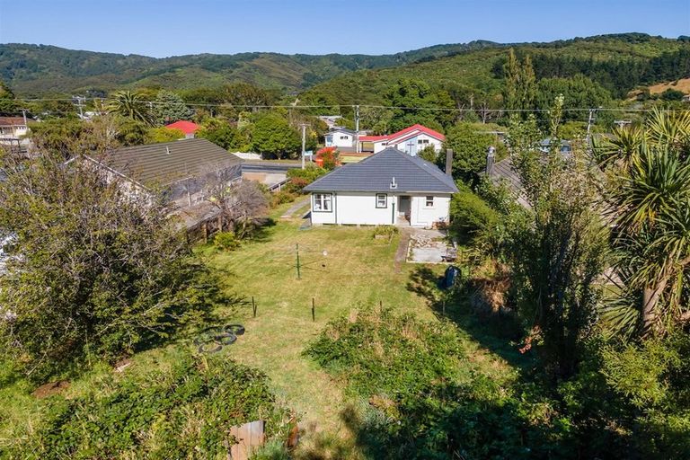 Photo of property in 109 Main Road, Wainuiomata, Lower Hutt, 5014
