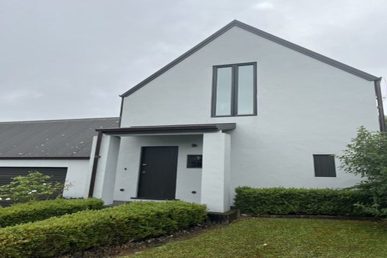 Photo of property in 15 Ruapehu Drive, Fitzherbert, Palmerston North, 4410