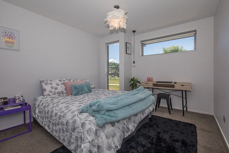 Photo of property in 48 Minaret Ridge, Wanaka, 9305