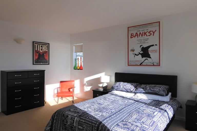 Photo of property in De Vere Apartments, 2/23 Tennyson Street, Te Aro, Wellington, 6011