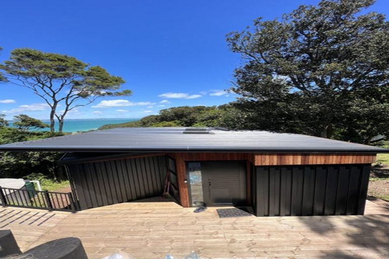 Photo of property in 14 Okoka Road, Omiha, Waiheke Island, 1081