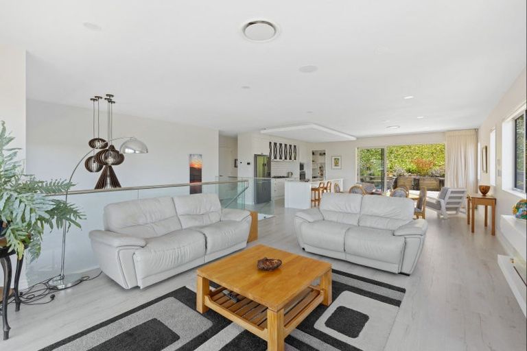 Photo of property in 138 Arran Point Parade, Orewa, 0931