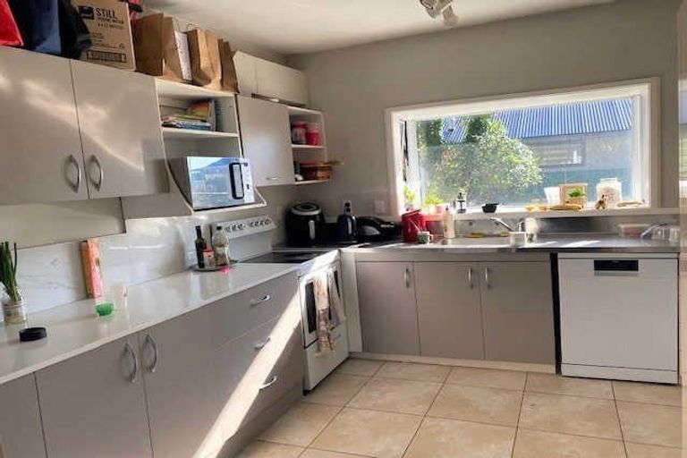 Photo of property in 167 Memorial Avenue, Burnside, Christchurch, 8053