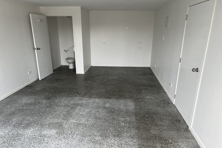 Photo of property in 9 Totaravale Drive, Totara Vale, Auckland, 0629