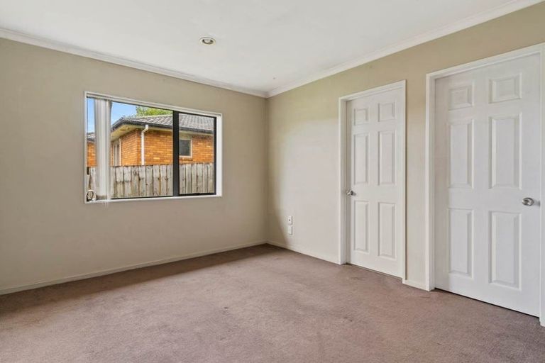 Photo of property in 6 Exotic Place, Massey, Auckland, 0614
