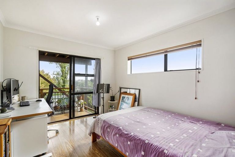 Photo of property in 1/14 Ridge Road, Waiake, Auckland, 0630