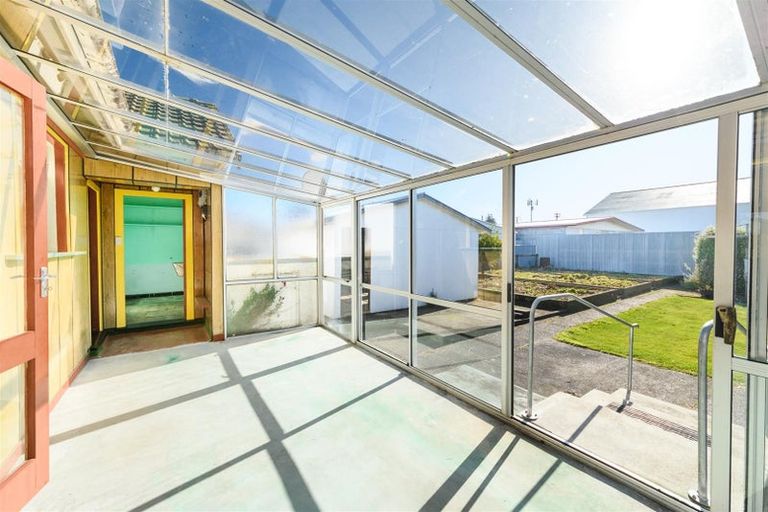 Photo of property in 27 Lower High Street, Marton, 4710