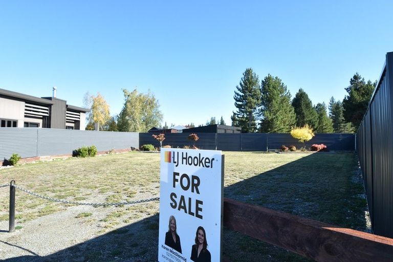 Photo of property in 33 Irishman Drive, Twizel, 7901