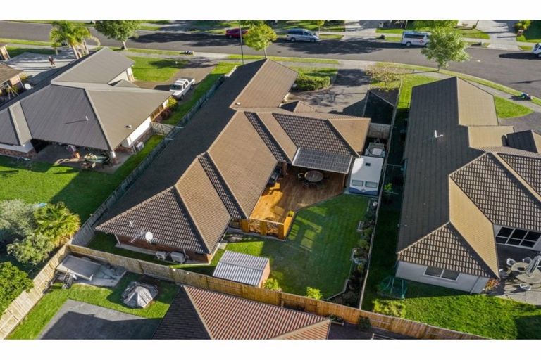 Photo of property in 12 Whitford Place, Rototuna North, Hamilton, 3210