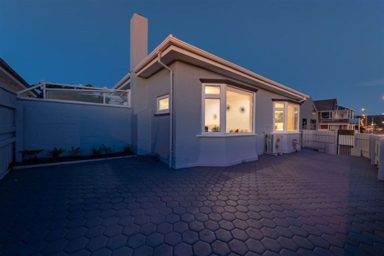 Photo of property in 155 The Esplanade, Petone, Lower Hutt, 5012