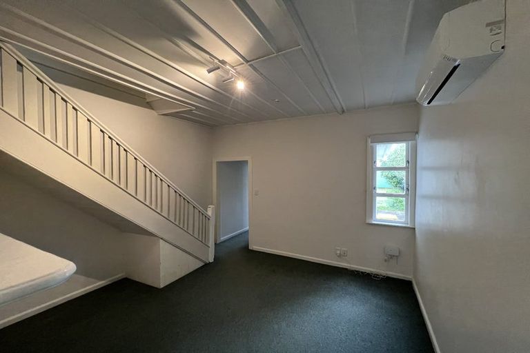 Photo of property in 100 Elizabeth Street, Mount Victoria, Wellington, 6011
