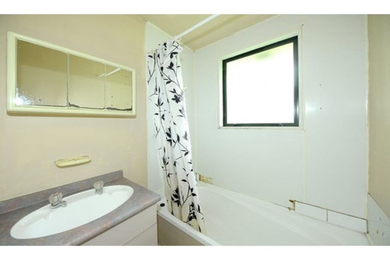 Photo of property in 6a Bellbrook Crescent, Shirley, Christchurch, 8013