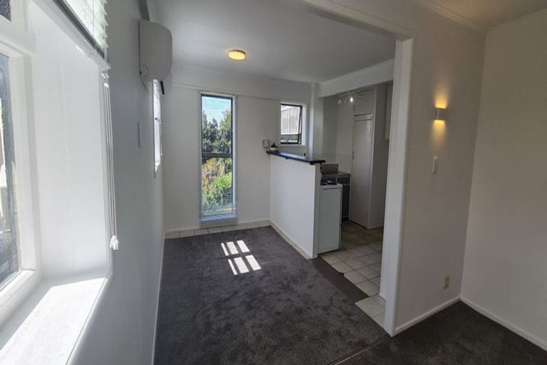 Photo of property in 44 Exmouth Road, Northcote, Auckland, 0627