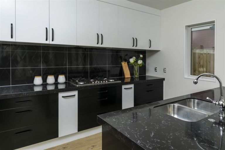 Photo of property in 45 Bordeaux Parade, Te Atatu South, Auckland, 0610