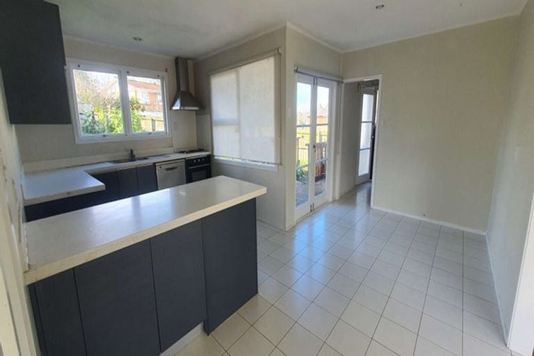 Photo of property in 149 Reeves Road, Pakuranga Heights, Auckland, 2010