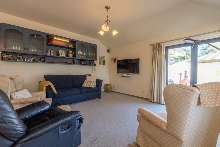 Photo of property in 15 Monarch Place, Paraparaumu Beach, Paraparaumu, 5032