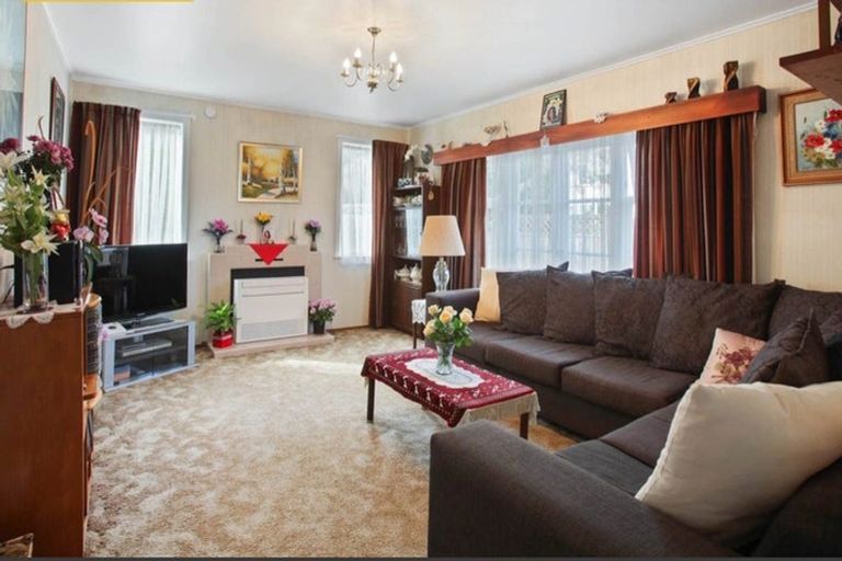 Photo of property in 70 Lake Road, Northcote, Auckland, 0627