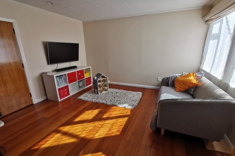 Photo of property in 7 Wheatley Street, Naenae, Lower Hutt, 5011