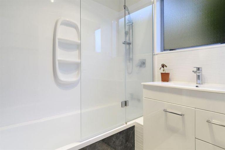 Photo of property in 24b Te Arawa Place, Welcome Bay, Tauranga, 3112