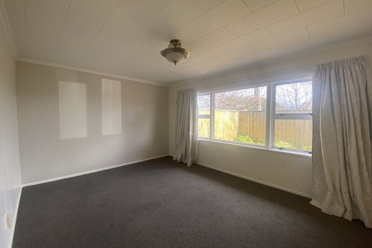 Photo of property in 1/15 Baring Terrace, Strandon, New Plymouth, 4312
