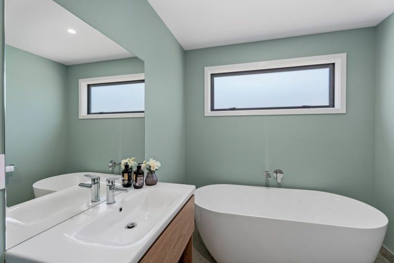 Photo of property in 9 Caton Street, Lake Hawea, 9382