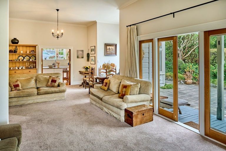 Photo of property in 6 Ngaio Gorge Road, Ngaio, Wellington, 6035