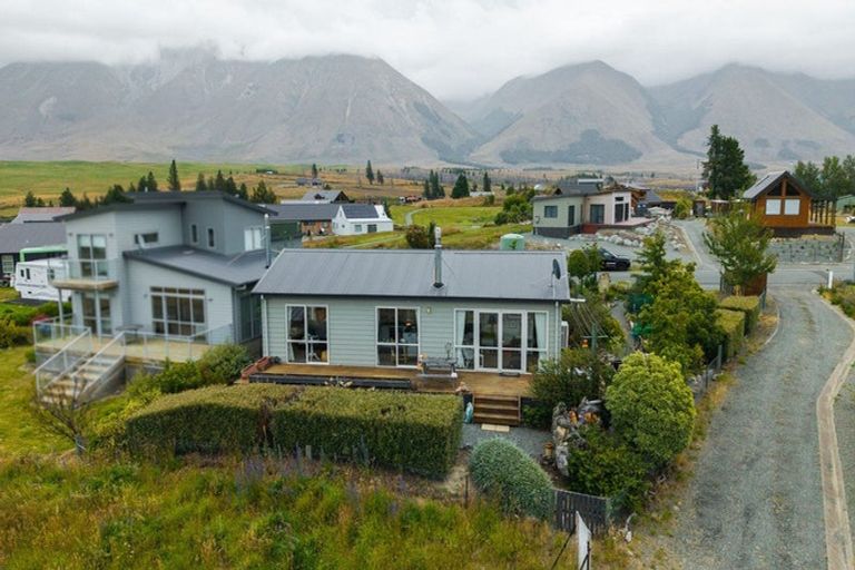 Photo of property in 98 Ohau Drive, Lake Ohau, Twizel, 9412