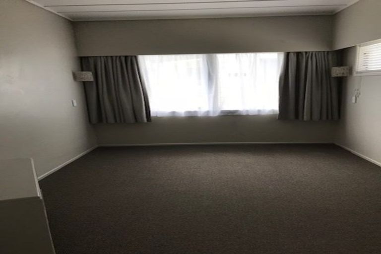 Photo of property in 11 Lynton Road, Bucklands Beach, Auckland, 2012