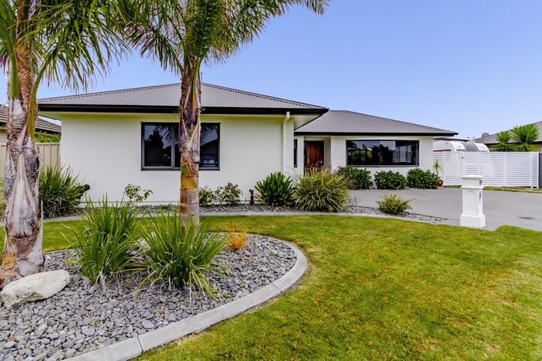 Photo of property in 17 Pania Place, Poraiti, Napier, 4112