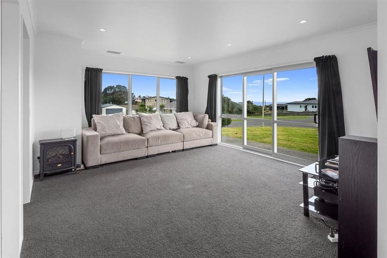 Photo of property in 2 Tua Tua Place, Baylys Beach, 0377
