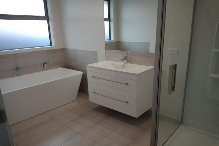 Photo of property in 79a Cambridge Terrace, Waterloo, Lower Hutt, 5011