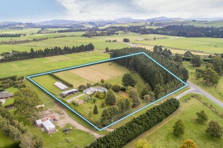 Photo of property in 229 Hacketts Road, Darfield, 7571