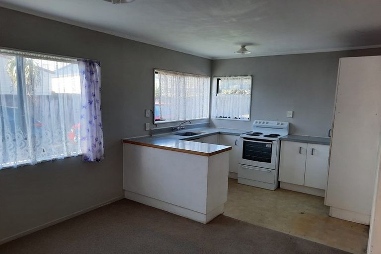 Photo of property in 2/34 Penion Drive, Flat Bush, Auckland, 2023