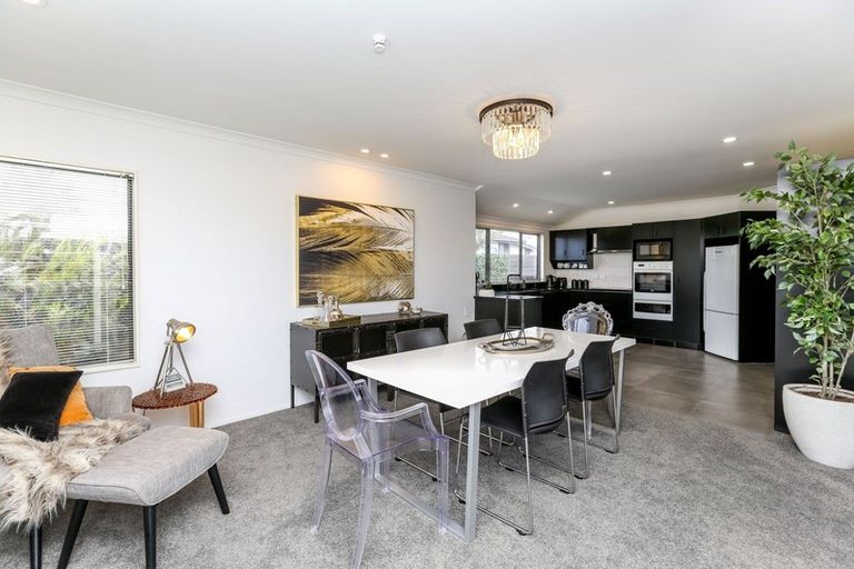 Photo of property in 24 Sackville Street, Fitzroy, New Plymouth, 4312