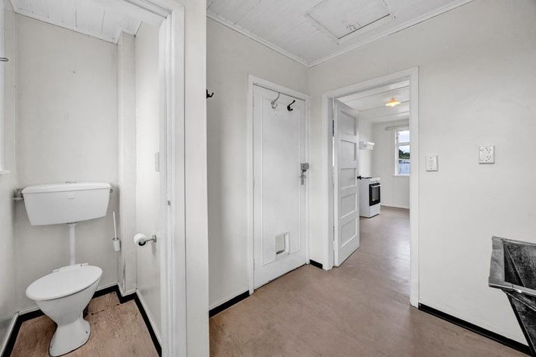 Photo of property in 31 Wilson Street, Waverley, 4510