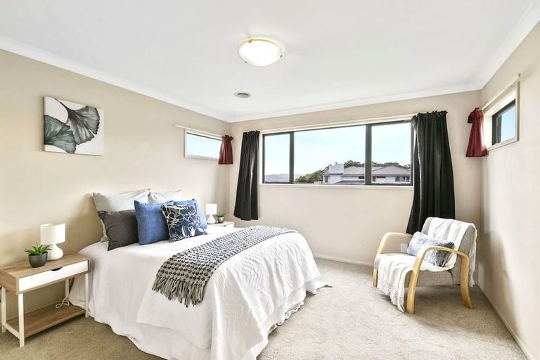 Photo of property in 9 Aspiring Terrace, Aotea, Porirua, 5024