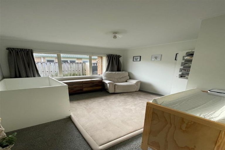 Photo of property in 14 Sid Place, Mangere, Auckland, 2022